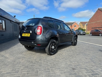 Used Dacia Duster 2015 for sale - 78267052: Photo