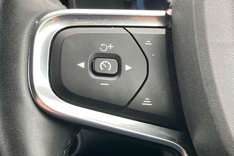 Used Volvo XC40 2022 for sale - 76467701: Photo 32