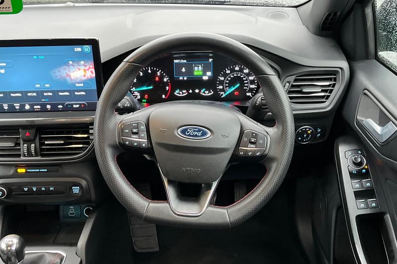 Used Ford Focus 2023 for sale - 76819259: Photo 12