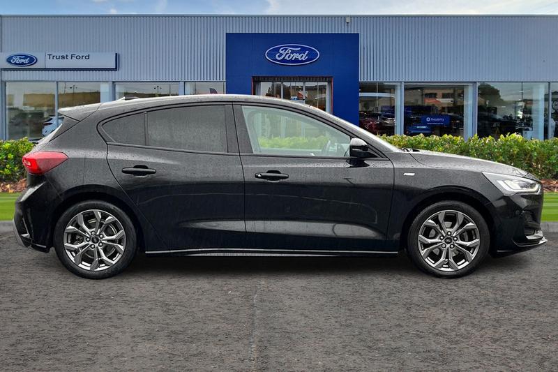 Used Ford Focus 2023 for sale - 76819259: Photo 3