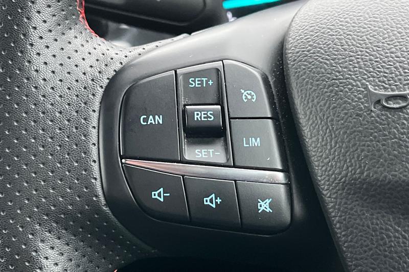 Used Ford Focus 2023 for sale - 76819259: Photo 32