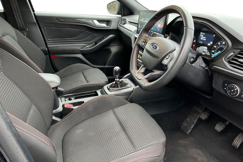 Used Ford Focus 2023 for sale - 76819259: Photo 9