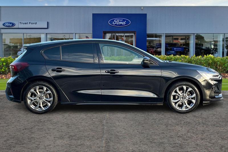 Used Ford Focus 2023 for sale - 76895483: Photo 3