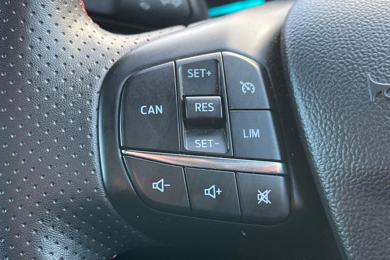 Used Ford Focus 2023 for sale - 76895483: Photo 32