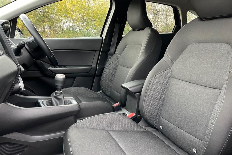 Used Renault Captur 2024 for sale - 76545397: Photo 19