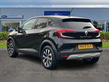 Used Renault Captur 2024 for sale - 76545397: Photo