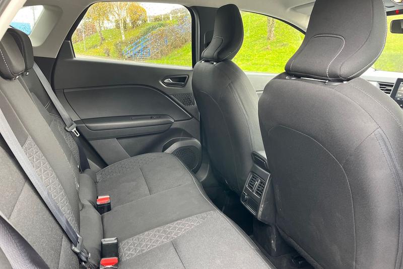 Used Renault Captur 2024 for sale - 76545397: Photo 38