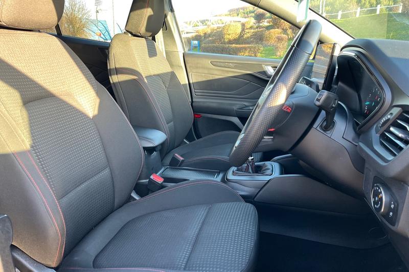 Used Ford Focus 2023 for sale - 76895479: Photo 17