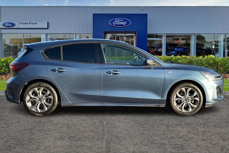 Used Ford Focus 2023 for sale - 76895479: Photo 3