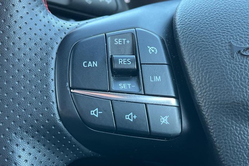 Used Ford Focus 2023 for sale - 76895479: Photo 32