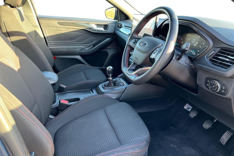 Used Ford Focus 2023 for sale - 76895479: Photo 9