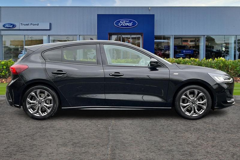 Used Ford Focus 2023 for sale - 76819242: Photo 3