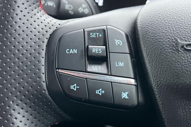 Used Ford Focus 2023 for sale - 76819242: Photo 32