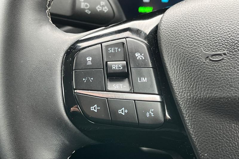 Used Ford Kuga 2025 for sale - 76953800: Photo 32