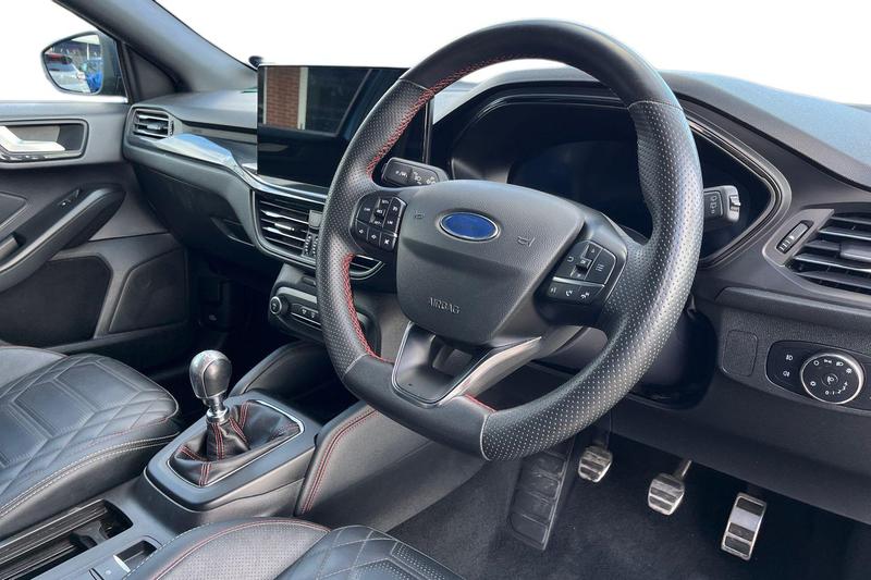 Used Ford Focus 2023 for sale - 76895352: Photo 9