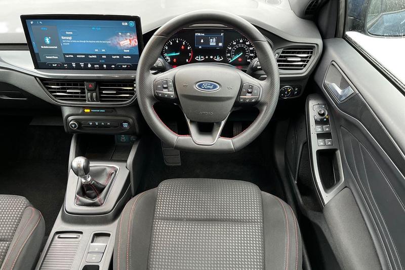 Used Ford Focus 2023 for sale - 76819235: Photo 11