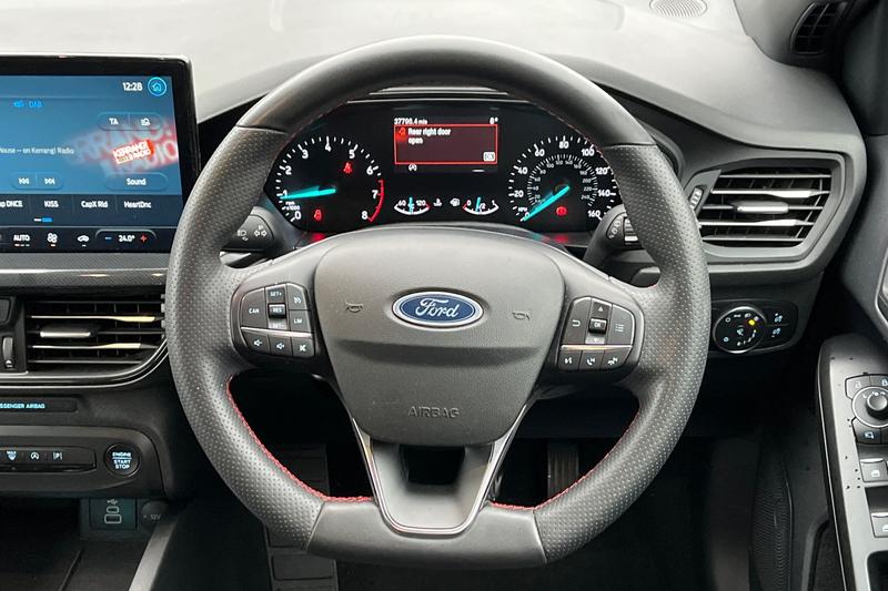 Used Ford Focus 2023 for sale - 76819235: Photo 12