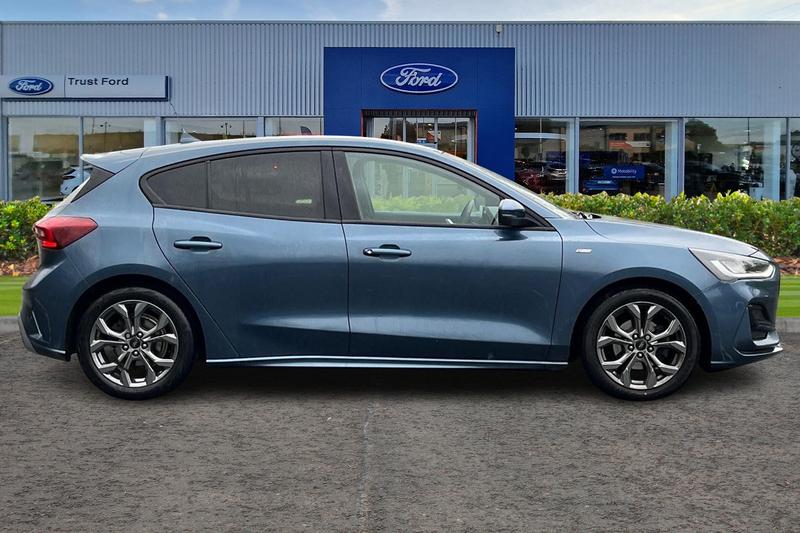 Used Ford Focus 2023 for sale - 76819235: Photo 3