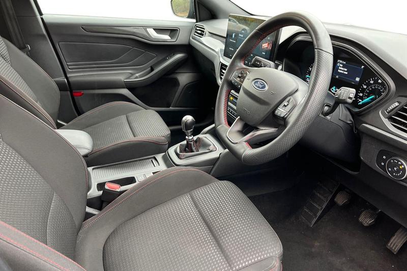 Used Ford Focus 2023 for sale - 76819235: Photo 9