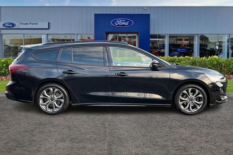 Used Ford Focus 2023 for sale - 76895482: Photo 3