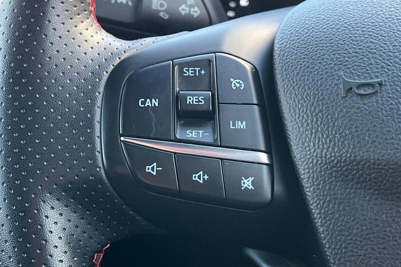 Used Ford Focus 2023 for sale - 76895482: Photo 32