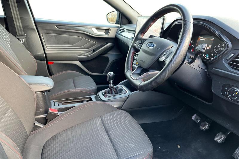 Used Ford Focus 2023 for sale - 76895482: Photo 9