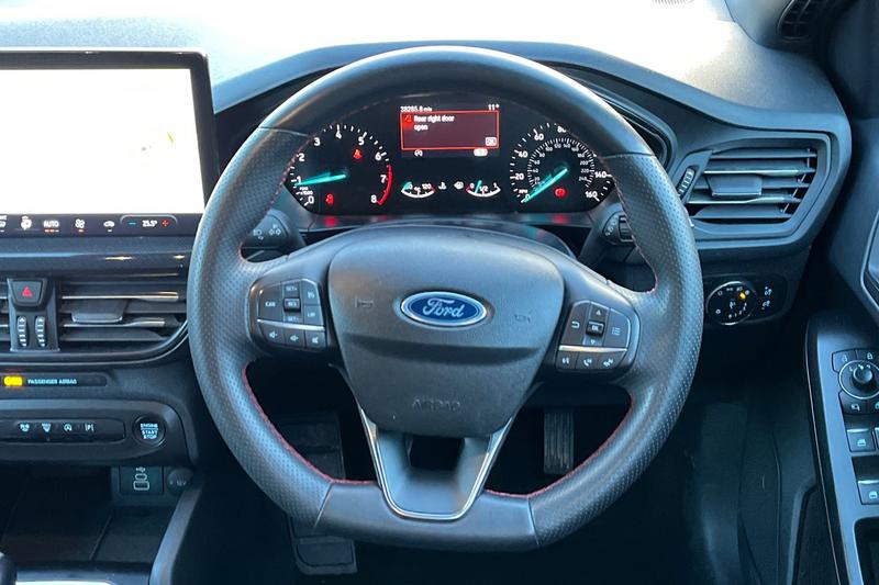 Used Ford Focus 2023 for sale - 76862513: Photo 12