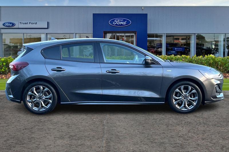 Used Ford Focus 2023 for sale - 76862513: Photo 3