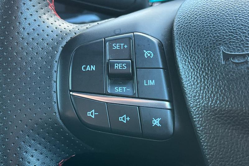 Used Ford Focus 2023 for sale - 76862513: Photo 32