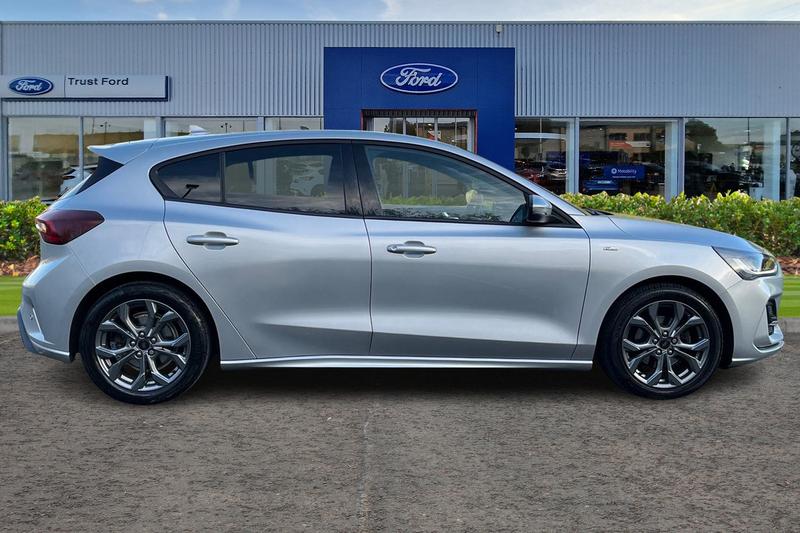 Used Ford Focus 2023 for sale - 76631348: Photo 3