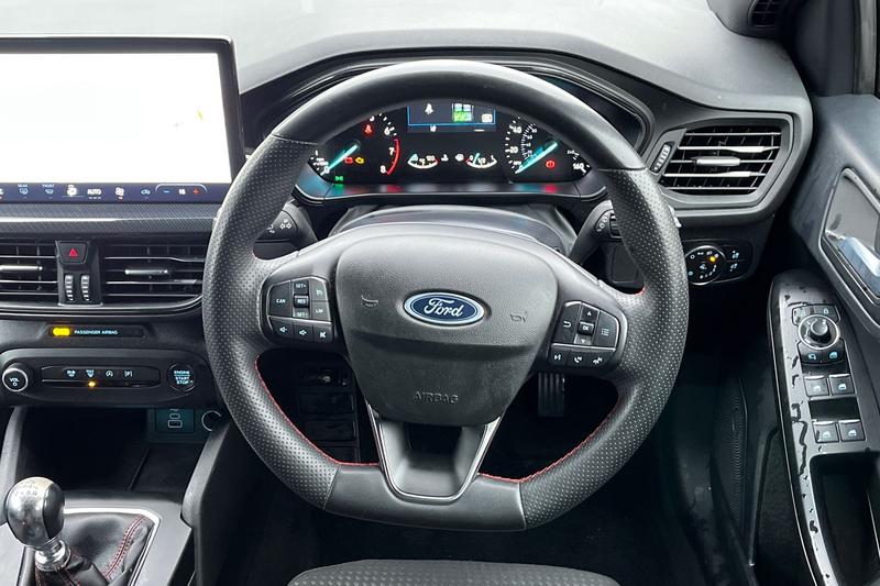 Used Ford Focus 2023 for sale - 76750435: Photo 12