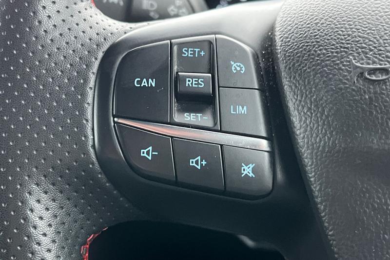 Used Ford Focus 2023 for sale - 76750435: Photo 32