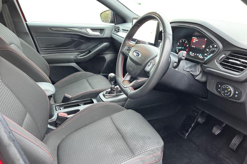 Used Ford Focus 2023 for sale - 76750435: Photo 9