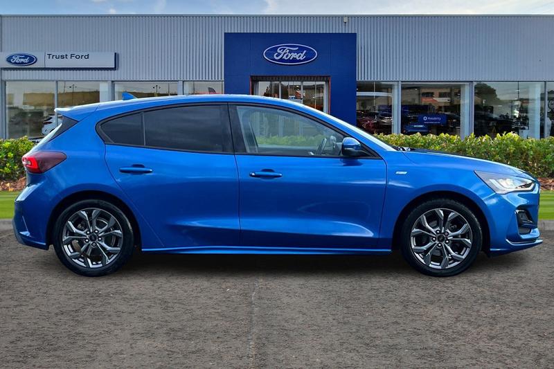 Used Ford Focus 2023 for sale - 76904504: Photo 3