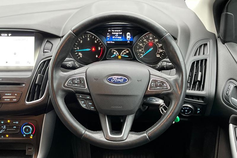 Used Ford Focus 2017 for sale - 76984748: Photo 12