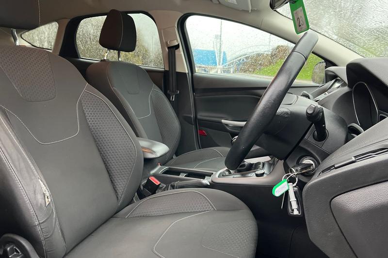 Used Ford Focus 2017 for sale - 76984748: Photo 17