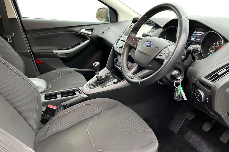 Used Ford Focus 2017 for sale - 76984748: Photo 9