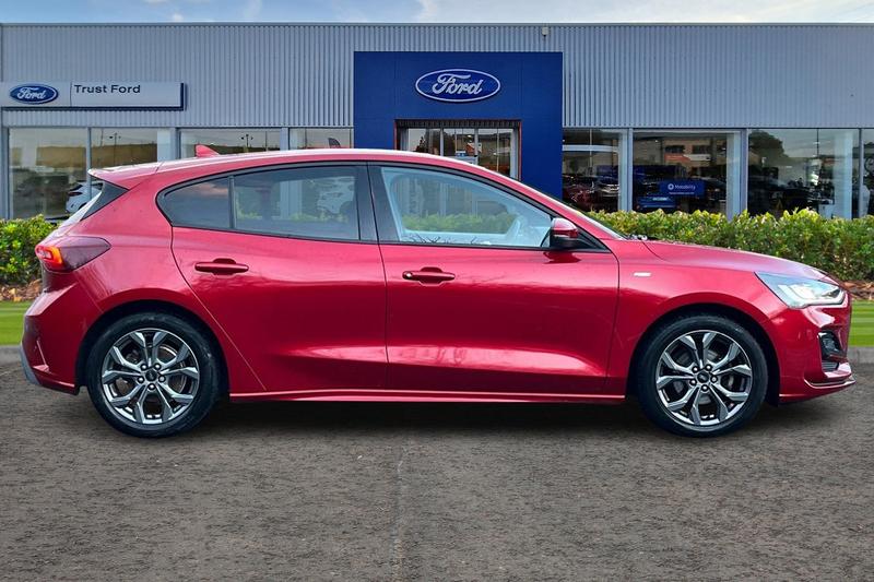 Used Ford Focus 2023 for sale - 76888026: Photo 3