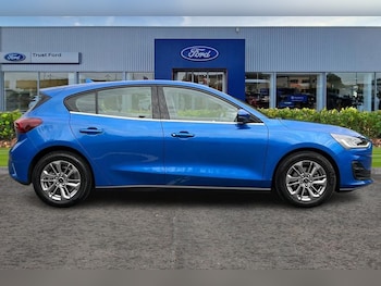 Used Ford Focus 2023 for sale - 76202235: Photo 3