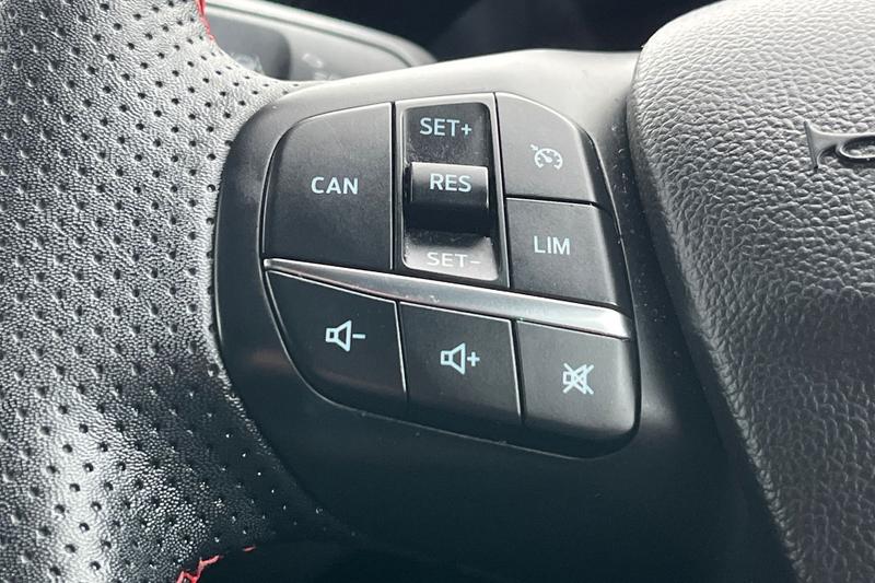 Used Ford Focus 2023 for sale - 77117171: Photo 32