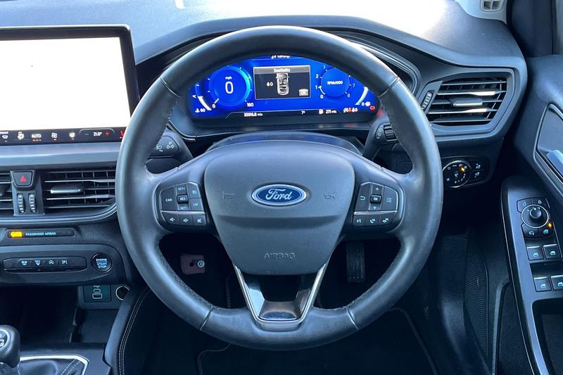 Used Ford Focus 2023 for sale - 76803416: Photo 12