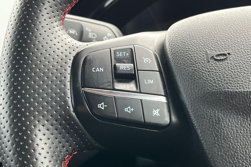 Used Ford Focus 2023 for sale - 76684879: Photo 32