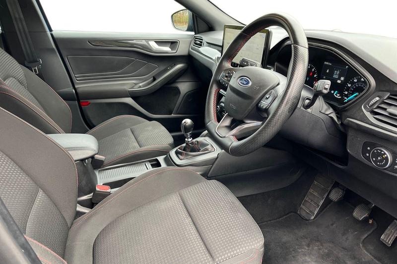 Used Ford Focus 2023 for sale - 76684879: Photo 9