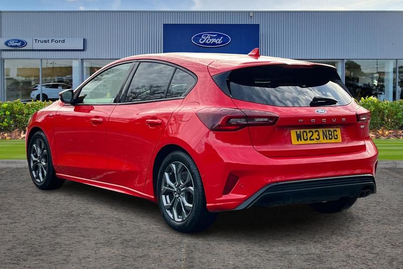 Used Ford Focus 2023 for sale - 76862503: Photo 2