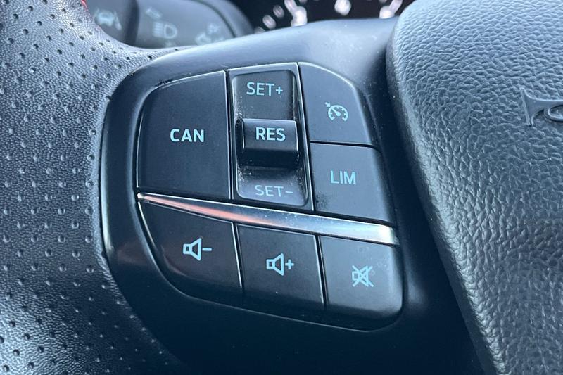 Used Ford Focus 2023 for sale - 76931375: Photo 32