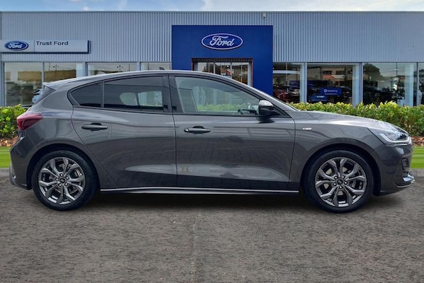Used Ford Focus 2023 for sale - 76184557: Photo 3