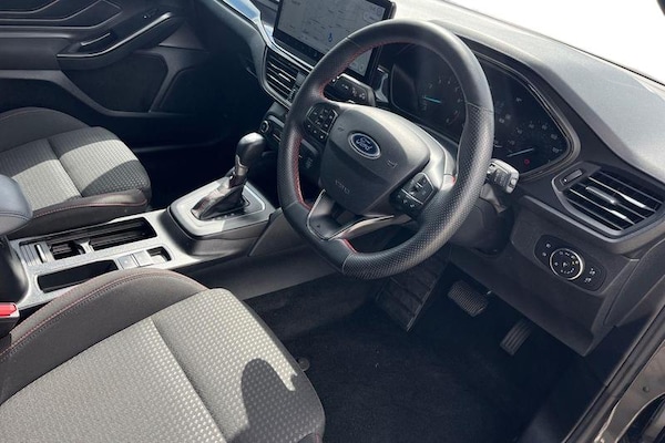 Used Ford Focus 2023 for sale - 76184557: Photo 9