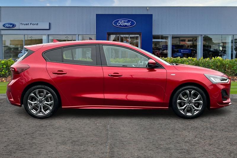 Used Ford Focus 2023 for sale - 76984746: Photo 3