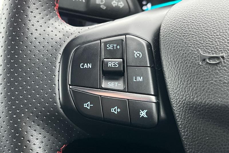 Used Ford Focus 2023 for sale - 76984746: Photo 32