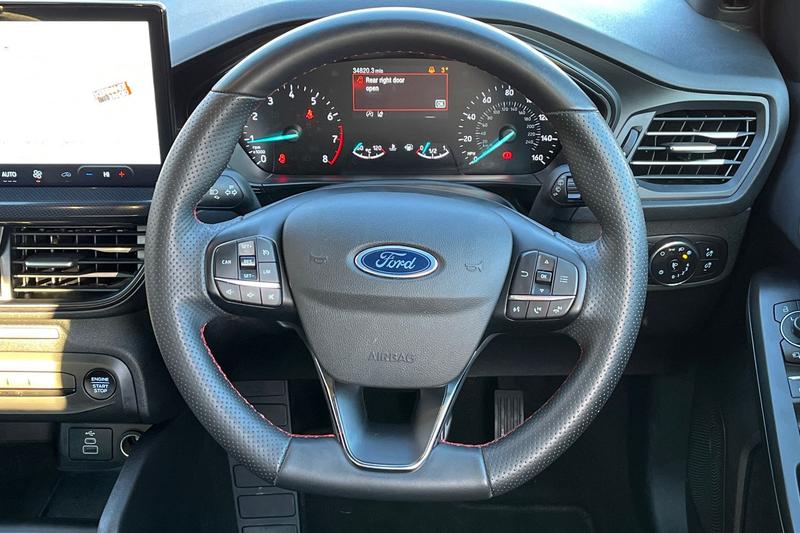 Used Ford Focus 2023 for sale - 76640953: Photo 12